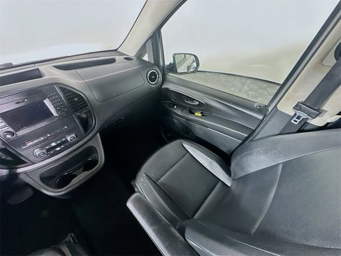 Used 2016 Mercedes-Benz Metris Passenger image 11