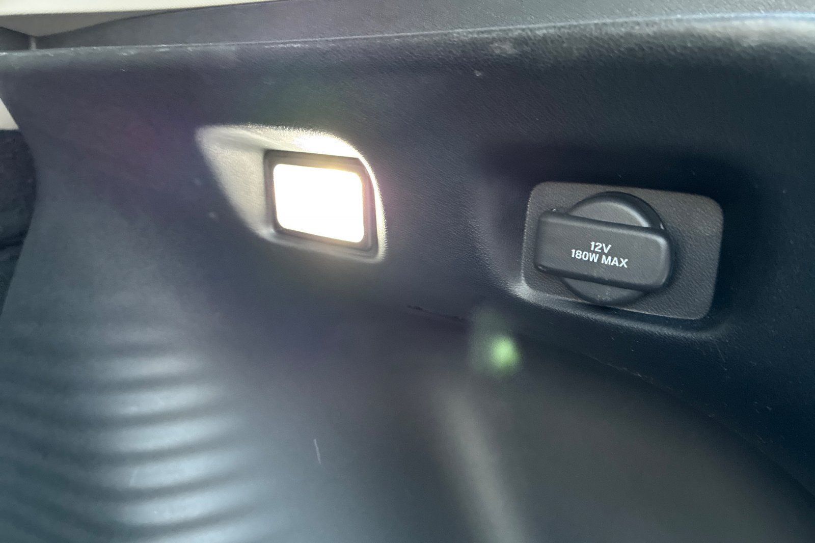 Used 2025 Honda HR-V EX-L image 32