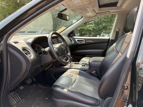 Used 2019 Nissan Pathfinder SL AWD/4WD image 5