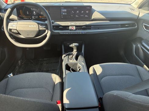 Used 2025 Kia K4 FWD image 28