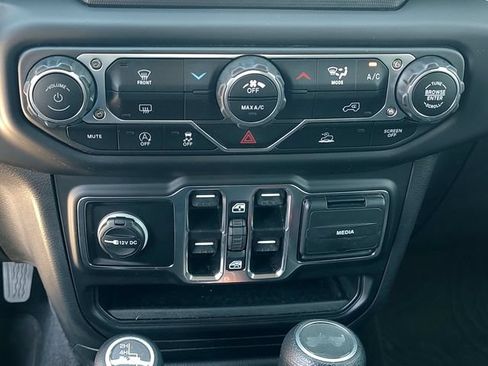 Used 2023 Jeep Wrangler Unlimited Sport AWD/4WD image 16