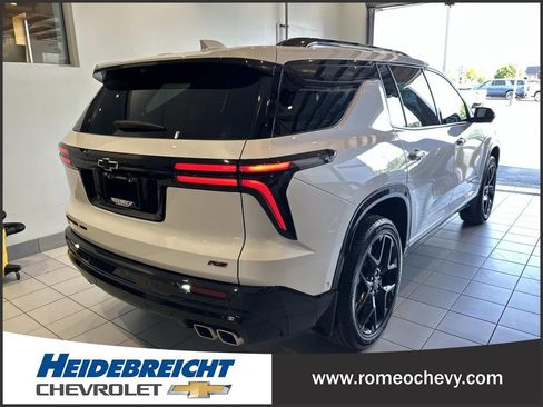 Used 2024 Chevrolet Traverse RS w/ LPO, Floor Liner Package AWD/4WD image 4