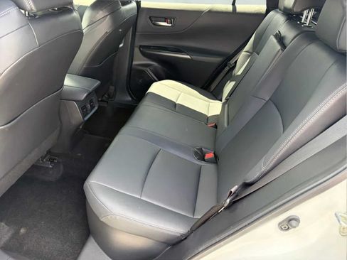 Used 2022 Toyota Venza XLE AWD/4WD image 26