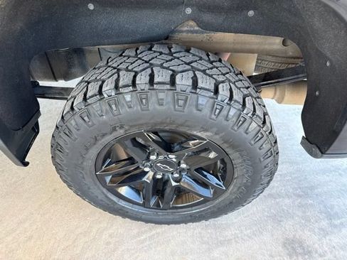 Used 2022 Chevrolet Silverado 1500 LT Trail Boss w/ LT Trail Boss Premium Package AWD/4WD image 5