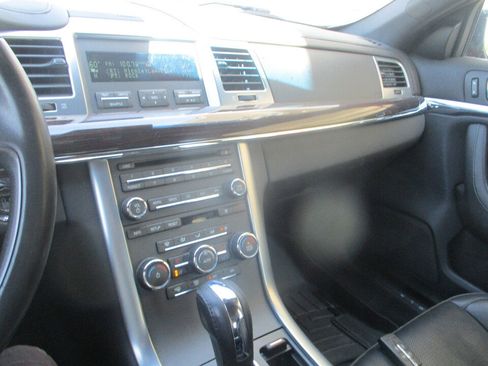 Used 2010 Lincoln MKS AWD image 43