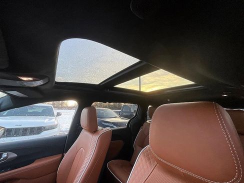 New 2026 Chrysler Pacifica Pinnacle w/ Trailer Tow Group image 18