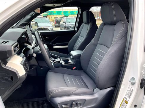 Used 2024 Toyota Tacoma TRD Sport w/ TRD Sport Upgrade Package image 10