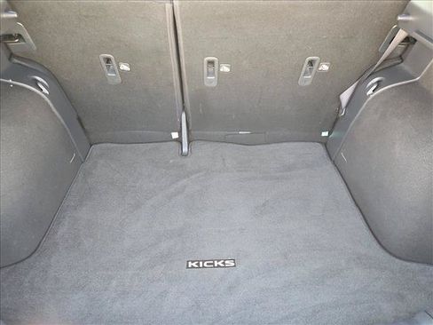 Used 2023 Nissan Kicks SR FWD image 6