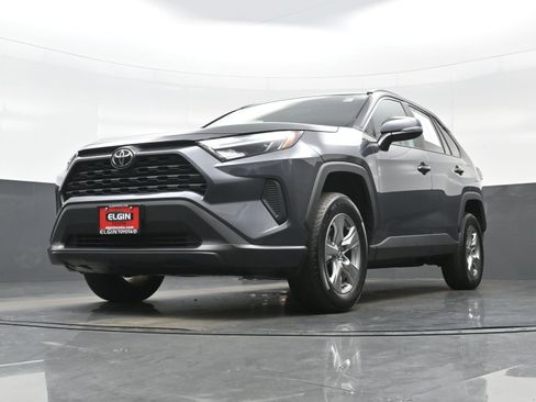 Used 2025 Toyota RAV4 XLE AWD/4WD image 28