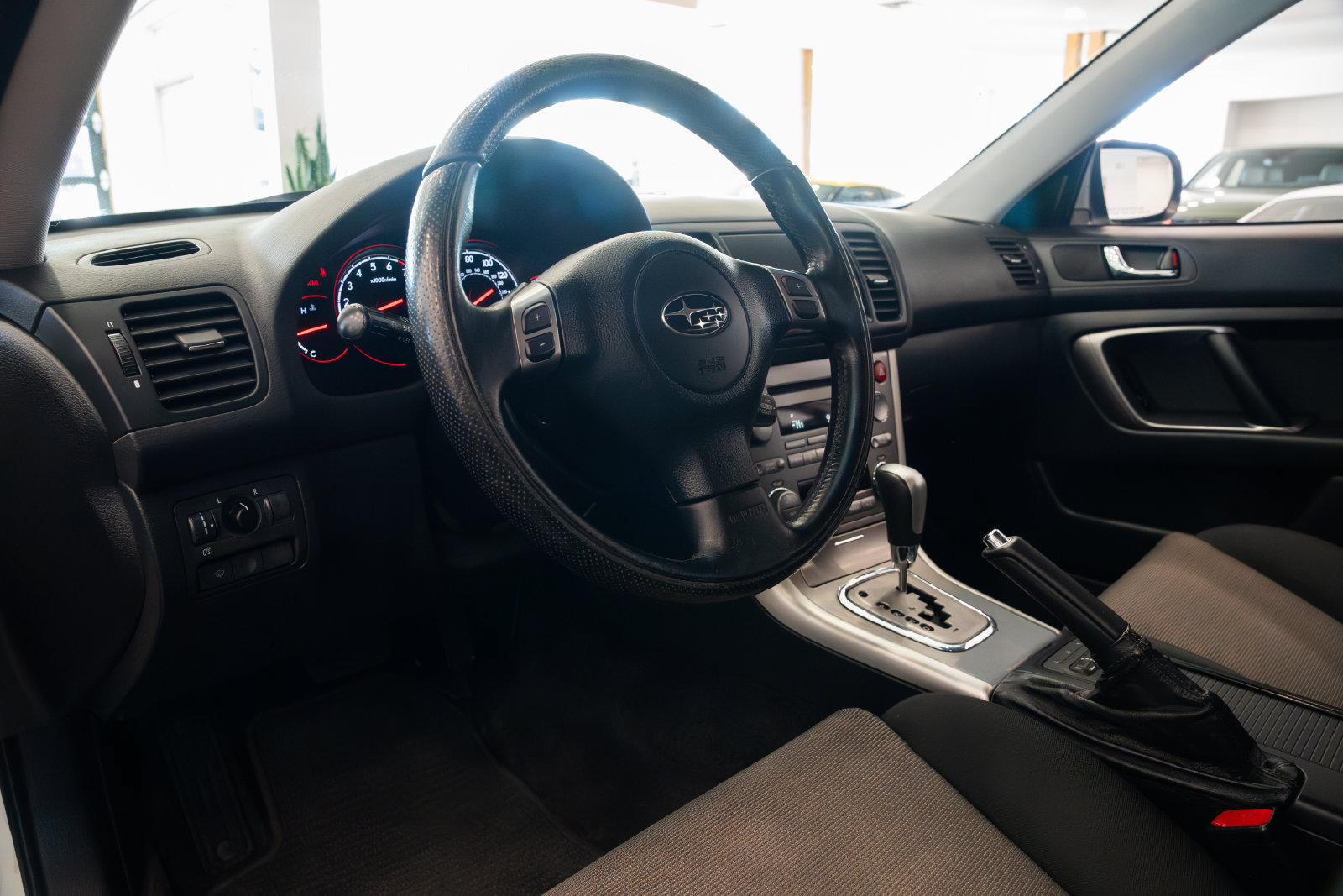 Used 2005 Subaru Outback 2.5XT AWD/4WD image 15