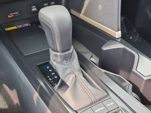 Certified 2025 Toyota Camry LE FWD image 15