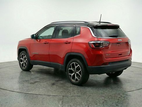 Used 2025 Jeep Compass Limited image 6