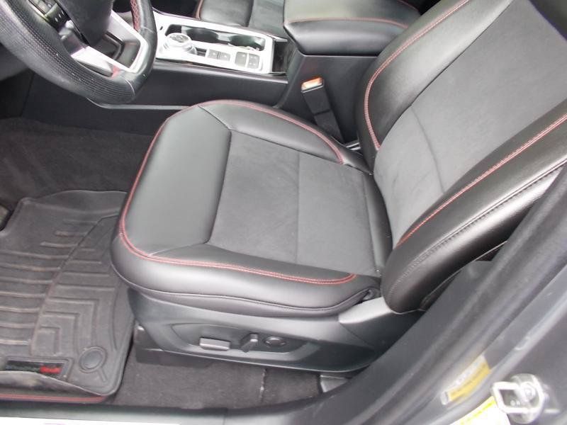 Used 2022 Ford Explorer ST-Line RWD image 28