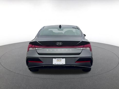 Used 2025 Hyundai Elantra SEL image 12