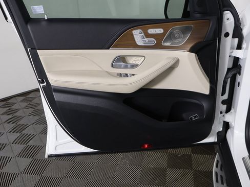 Used 2023 Mercedes-Benz GLS 450 4MATIC w/ AMG Line Exterior image 27