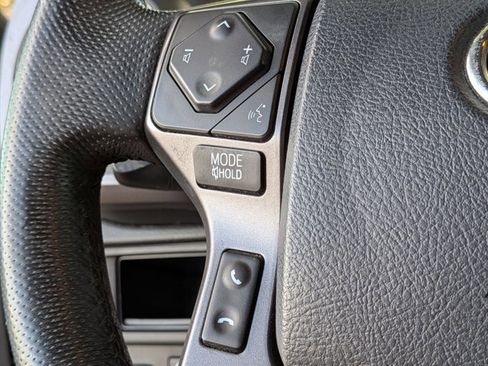 Used 2019 Toyota Tacoma TRD Sport image 12