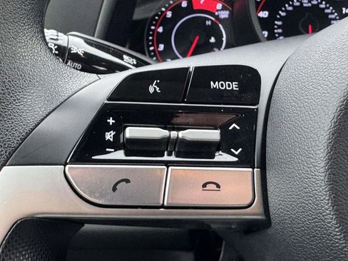 Certified 2023 Hyundai Elantra SEL image 18