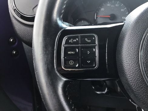 Used 2017 Jeep Wrangler Unlimited Sahara image 17