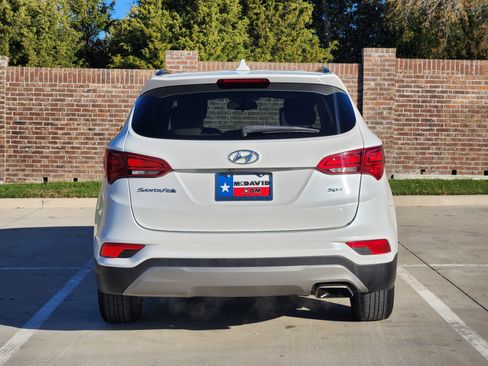Used 2017 Hyundai Santa Fe Sport image 7