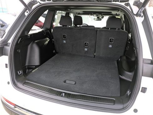 Certified 2024 Jeep Grand Cherokee Laredo X w/ Luxury Tech Group I image 27