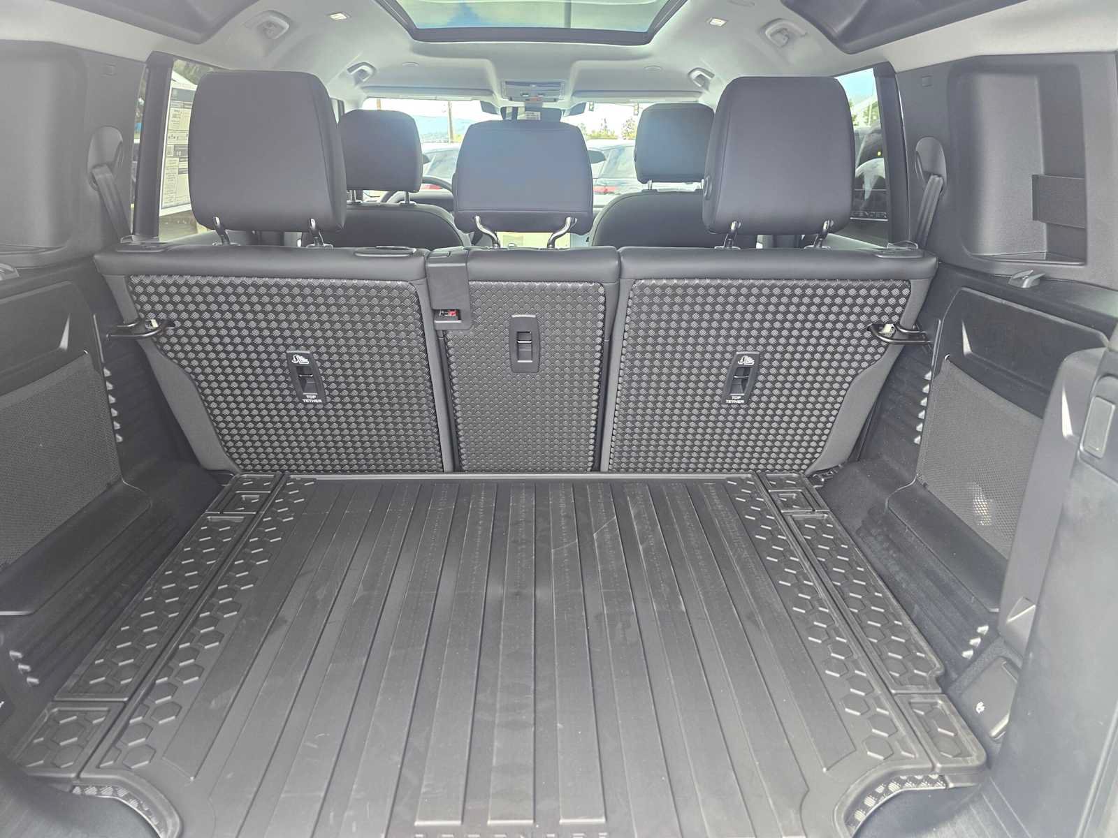 New 2026 Land Rover Defender 110 S AWD/4WD image 14