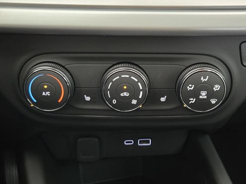 New 2026 Chevrolet Trax LS w/ LS Convenience Package FWD image 20