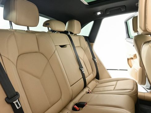 New 2025 Porsche Macan image 22