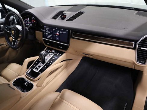 Used 2019 Porsche Cayenne S AWD/4WD image 6