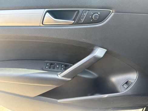 Used 2019 Volkswagen Passat 2.0T Wolfsburg FWD image 16