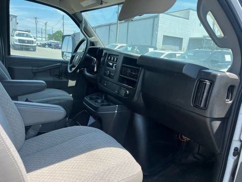 Used 2019 Chevrolet Express 3500 Extended w/ Power Convenience Package RWD image 12