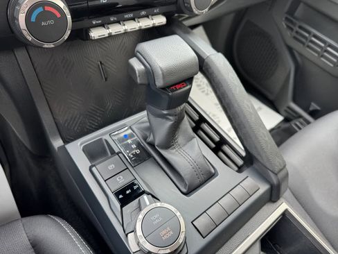 Used 2024 Toyota Tacoma TRD Sport AWD/4WD image 7
