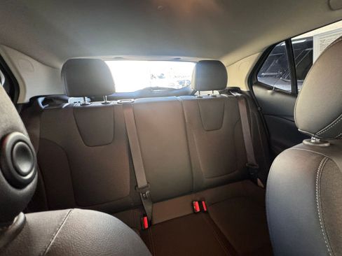 Used 2025 Buick Encore GX Preferred image 36