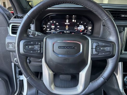 Used 2022 GMC Yukon Denali image 34