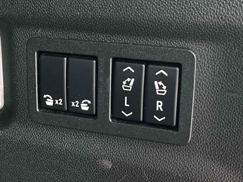 Used 2021 Chevrolet Suburban High Country AWD/4WD image 22