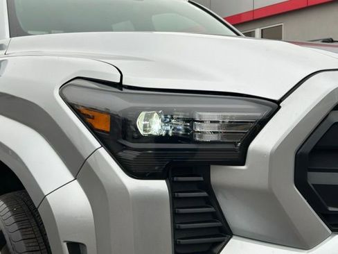 Used 2025 Toyota Tacoma SR5 image 12