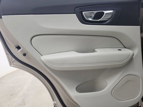 New 2026 Volvo XC60 B5 Ultra w/ Protection Package Premier AWD/4WD image 15