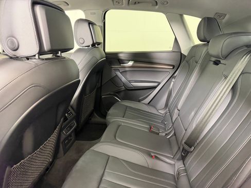 Used 2024 Audi Q5 e Premium w/ Convenience Package image 25
