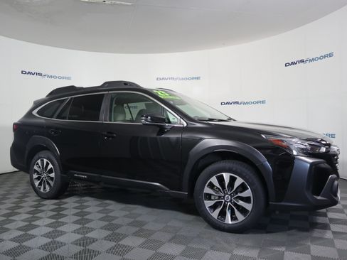 Used 2023 Subaru Outback Limited AWD/4WD image 4