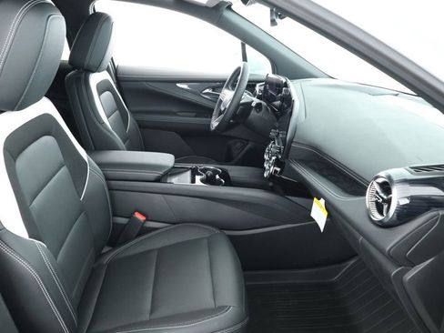 Used 2024 Chevrolet Blazer EV LT image 24