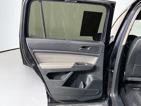 Used 2023 Volkswagen Atlas SE w/ Black Wheel Package FWD image 27