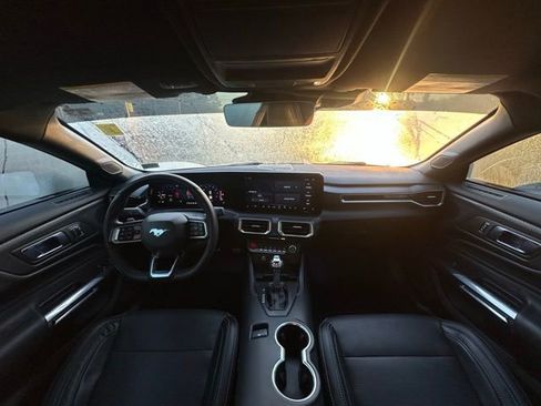 Used 2024 Ford Mustang GT Premium image 4