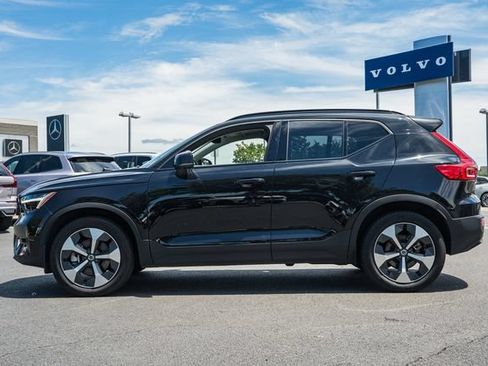 Certified 2025 Volvo XC40 B5 Plus AWD/4WD image 4