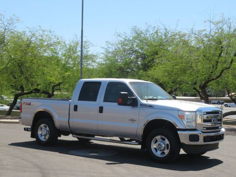 Used 2012 Ford F250 XLT w/ XLT Interior Pkg AWD/4WD image 4