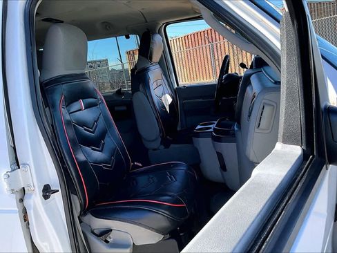 Used 2009 Ford E-350 and Econoline 350 XLT image 8