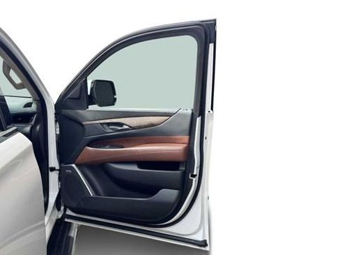 Used 2018 Cadillac Escalade ESV Premium Luxury RWD image 9