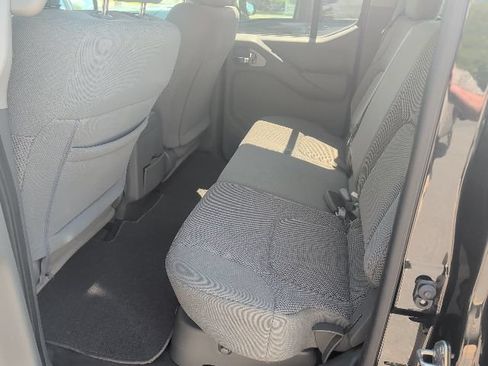 Used 2020 Nissan Frontier SV w/ Midnight Edition Floor Mats AWD/4WD image 11