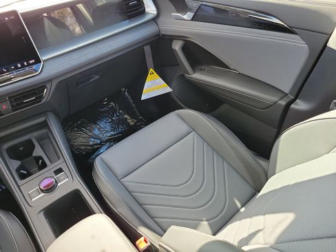 New 2026 Volkswagen Tiguan SE image 4