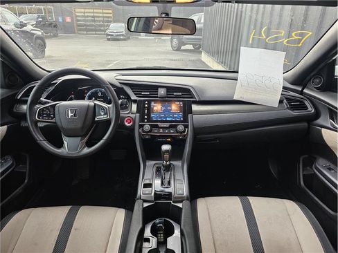 Used 2018 Honda Civic EX image 5
