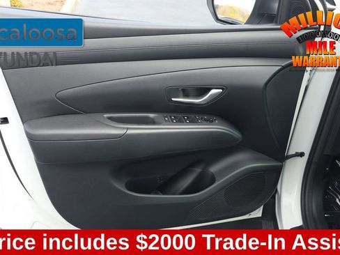 Used 2025 Hyundai Tucson SE image 12