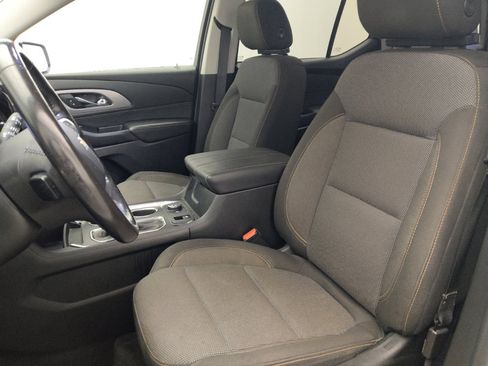 Used 2020 Chevrolet Traverse LT image 17